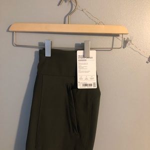 Athleta: headlands hybrid cargo size 4 olive